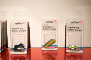 ENgendering Gender Changers, Queer Technologies